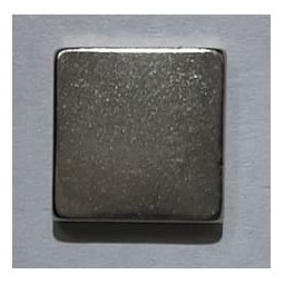 12,3 x 12,3 x 2,5 mm...